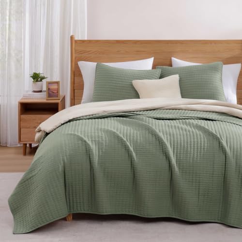 WRENSONGE Twin Size Quilt-3 Pieces Lightweight Bedspreads Sage Green Twin Quilt Bedding Set for All Seasons, Soft Summer Coverlet with 1 Pillow Shams Suitable for Bed, Couch, Quilt Blanket - color: Basil Green, size: Twin