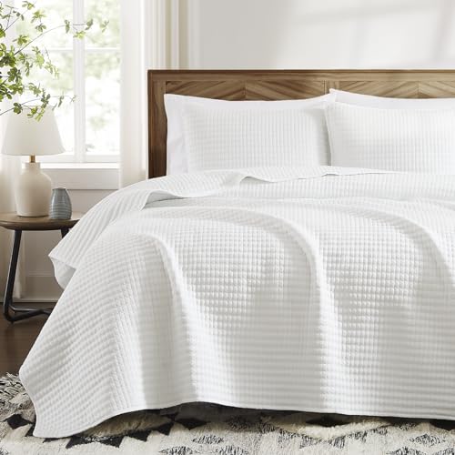 WRENSONGE White Quilt Set Queen Size-3 Pieces Lightweight Bedspreads Summer Coverlet for All Season, Soft Quilt Bedding Set with 2 Pillow Shams Suitable for Bed & Couch - color: Arctic White, size: Queen
