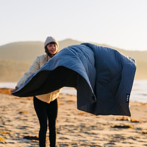 YETI Lowlands Blanket, Multi-Use Blanket with Travel Bag - color: Navy