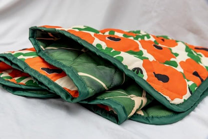 Waterproof Blanket, 29" x 34” - Seat Cover for Dogs and Pets. Ideal for Small and Medium Pet Crate Blankets, Settle mat, Diaper Changing and Playmat for Babies - color: Red and Green