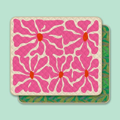The Daisy Everywhere Blanket - Waterproof and Oeko TEX® Standard 100 - color: Green / Pink