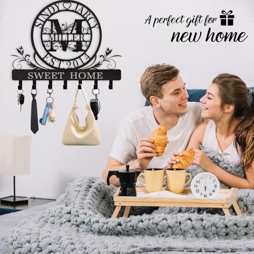 Dyoart Personalized Key Holder for Wall, Custom Family Name Metal Wall Key Hanger, Key Hooks with Monogram Design, Key Rack Holder Wall Mount for Living Room Bedroom, Anniversary Couple Gift - color: 04 Monogram