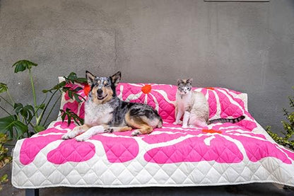 The Daisy Everywhere Blanket - Waterproof and Oeko TEX® Standard 100 - color: Green / Pink