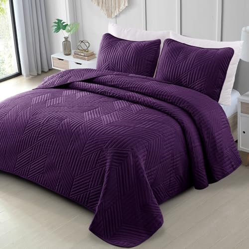 Exclusivo Mezcla Ultrasonic King Quilt Bedding Set, Lightweight Deep Purple Bedspreads Soft Modern Geometric Coverlet Set for All Seasons (1 Quilt and 2 Pillow Shams) - color: Deep Purple, size: King (96"x104")