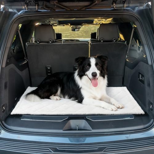 Backseat Pet Bed Mat, Truck Plaid Dog Bed for Car Back Seat, Deluxe Dog Seat Covers, Non-Slip Travel Pet Mat, Fit for Backseat Extenders and Trucks SUV